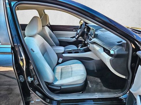 Used 2025 Nissan Altima 2.5 SV FWD image 20