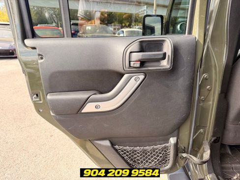 Used 2015 Jeep Wrangler Unlimited Rubicon w/ Dual Top Group AWD/4WD image 23