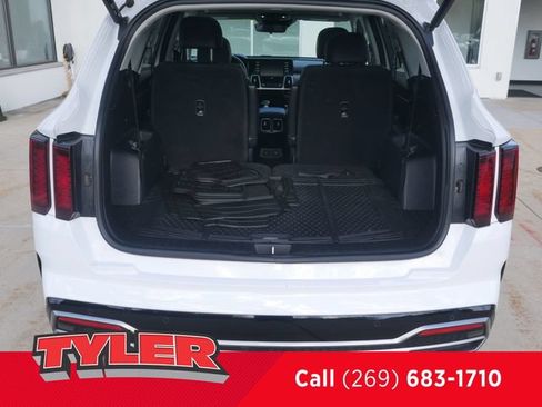 Used 2021 Kia Sorento EX w/ Panoramic Sunroof Package AWD/4WD image 18