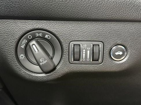 Used 2018 Dodge Challenger R/T Plus image 22