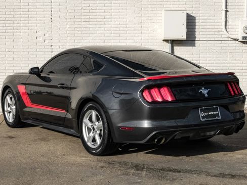 Used 2017 Ford Mustang Coupe image 9