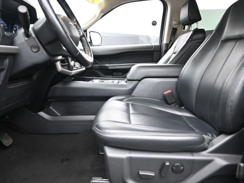 Used 2024 Ford Expedition Max XLT image 17