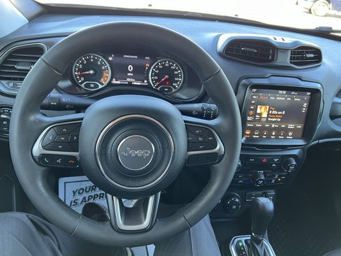 Used 2022 Jeep Renegade Latitude image 28