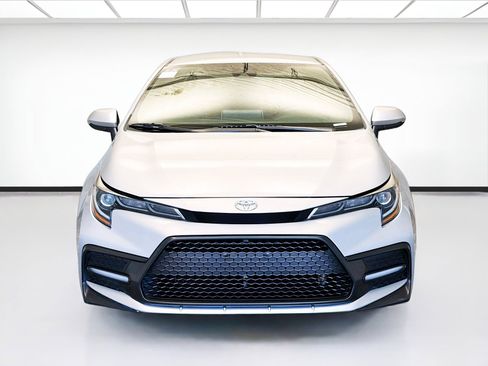 Used 2020 Toyota Corolla SE image 2