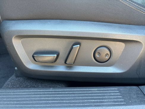 Used 2026 Nissan Rogue SV FWD image 21