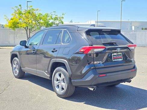 Used 2025 Toyota RAV4 LE AWD/4WD image 34