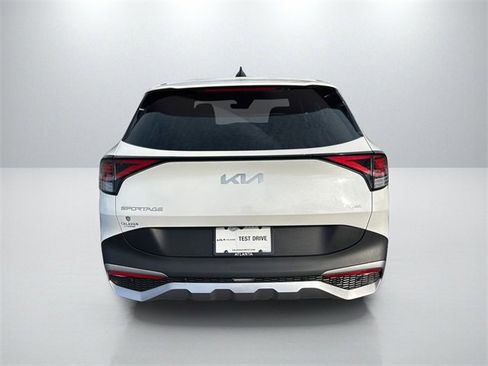 Certified 2025 Kia Sportage LX image 6