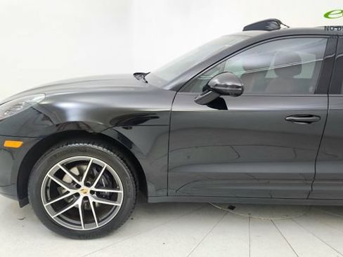 Used 2024 Porsche Macan AWD/4WD image 9
