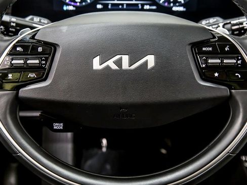 Used 2023 Kia Niro Wind FWD image 25