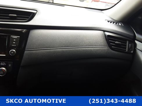 Used 2018 Nissan Rogue SV image 24