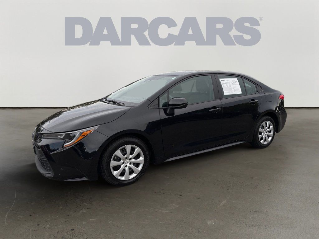 Used 2024 Toyota Corolla LE FWD image 3