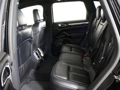 Used 2017 Porsche Cayenne AWD/4WD image 37