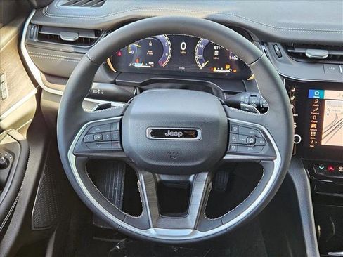 New 2026 Jeep Grand Cherokee Limited AWD/4WD image 12