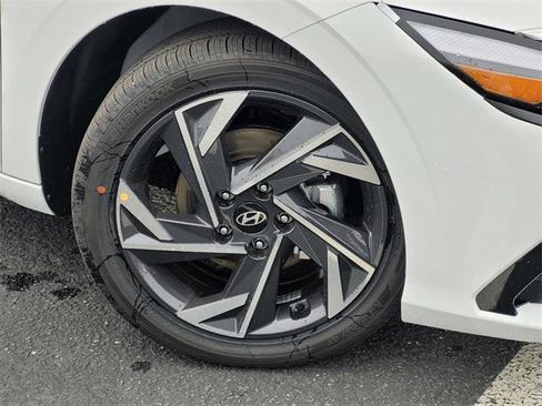 New 2026 Hyundai Elantra Limited image 9