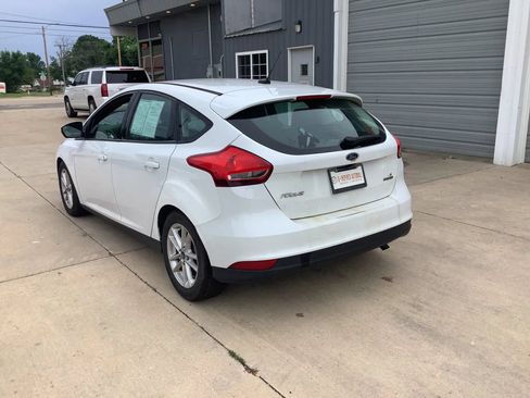 Used 2016 Ford Focus SE FWD image 6
