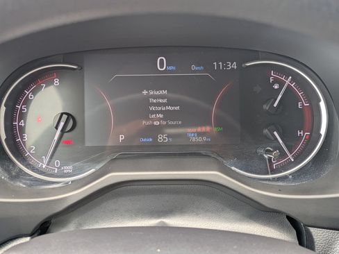 Used 2025 Toyota RAV4 XLE AWD/4WD image 26