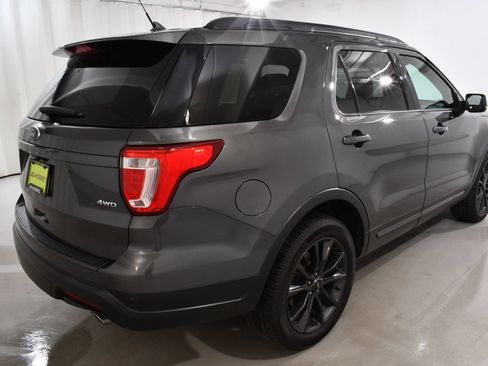 Used 2019 Ford Explorer XLT w/ Equipment Group 202A AWD/4WD image 11