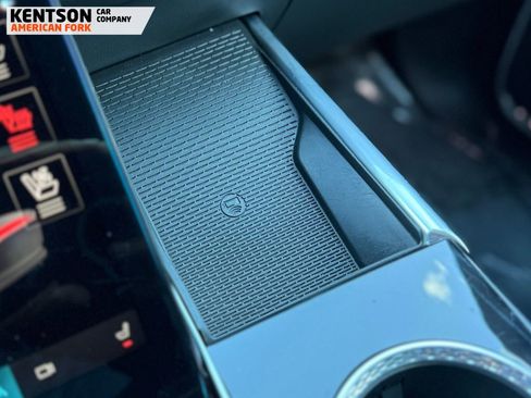 Used 2025 Cadillac Escalade ESV Sport AWD/4WD image 27