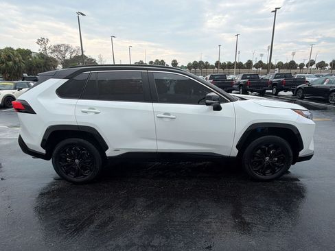 Used 2023 Toyota RAV4 XSE AWD/4WD image 8
