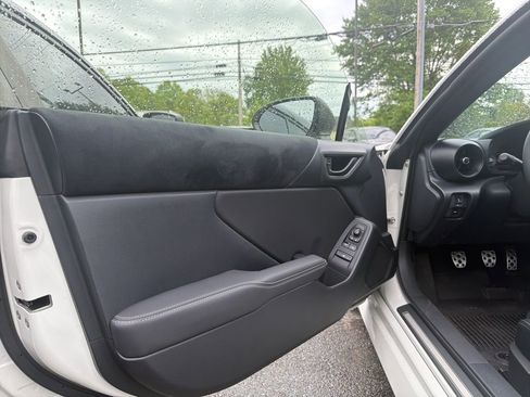 Used 2025 Toyota GR86 Premium w/ Performance Package RWD image 11