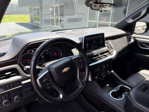 Used 2021 Chevrolet Tahoe Premier w/ Premium Package AWD/4WD image 14