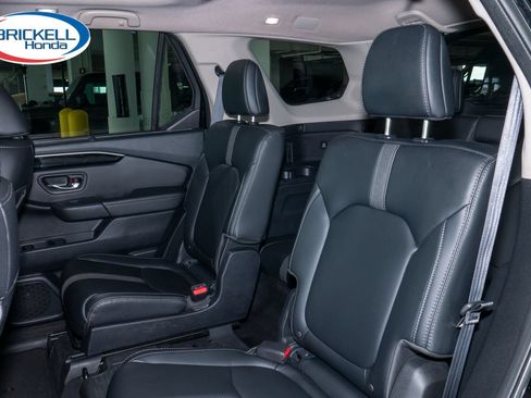 Certified 2023 Honda Pilot Touring image 21