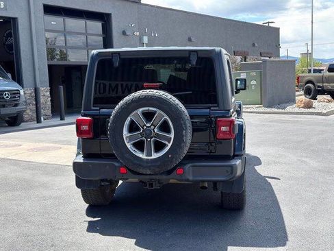 Used 2021 Jeep Wrangler Unlimited Sahara w/ Uconnect 4C Nav & Sound Group AWD/4WD image 4