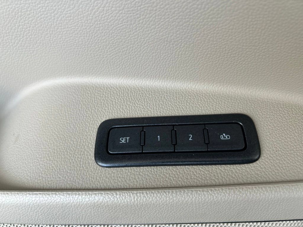 Used 2019 GMC Yukon Denali w/ Denali Ultimate Package RWD image 29