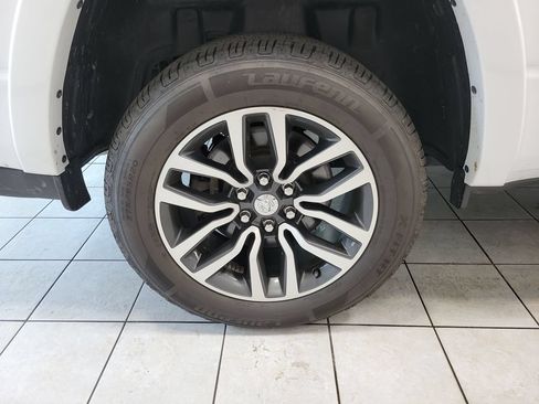 Used 2025 RAM 1500 Limited AWD/4WD image 49
