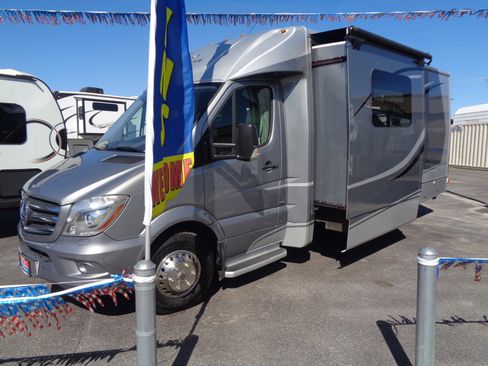 Used 2015 Mercedes-Benz Sprinter 3500 image 1