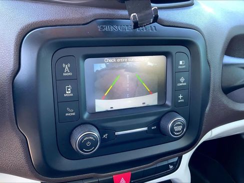 Used 2017 Jeep Renegade Limited FWD image 23
