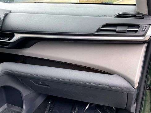 Used 2023 Toyota Sienna XLE image 19