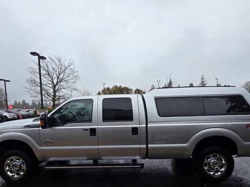Used 2015 Ford F250 XLT w/ XLT Premium Package AWD/4WD image 6