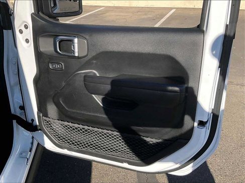 Used 2020 Jeep Wrangler Unlimited Rubicon AWD/4WD image 25