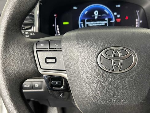Used 2025 Toyota Camry LE FWD image 26