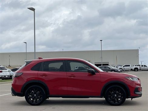 Certified 2025 Honda HR-V Sport image 3