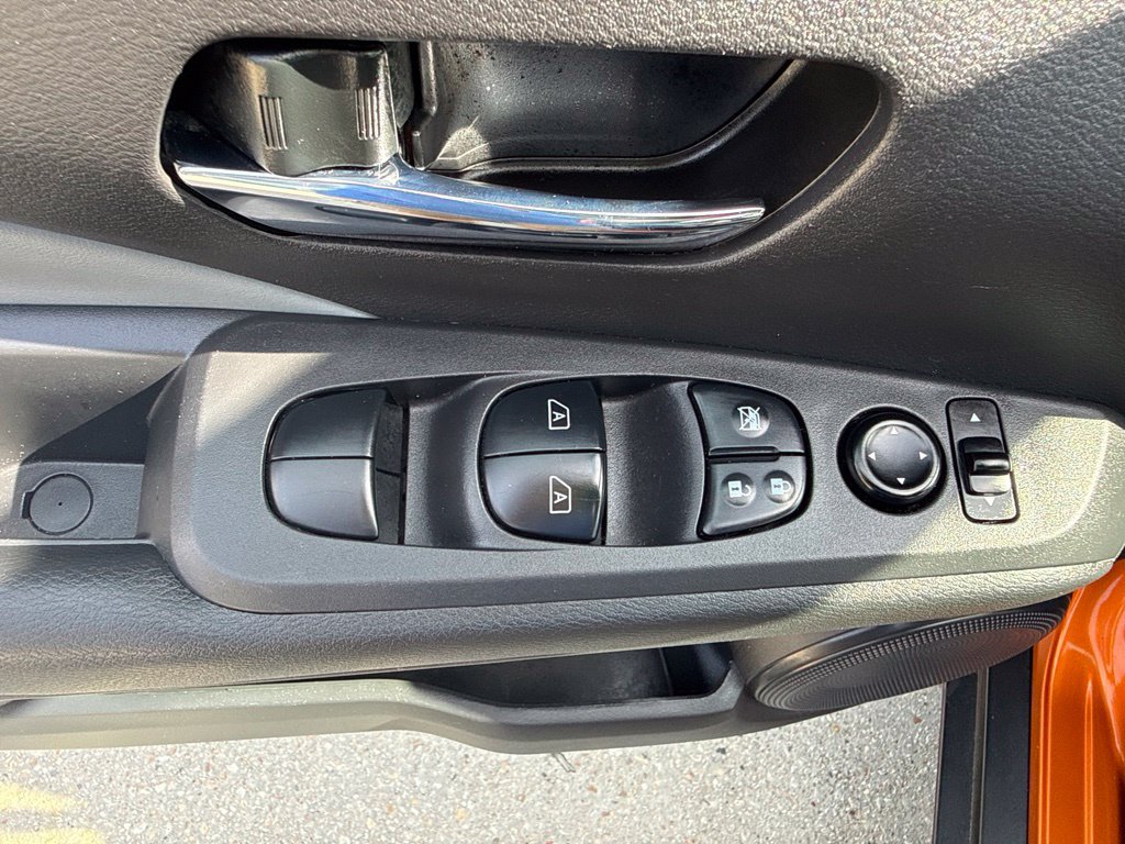 Used 2021 Nissan Kicks SR w/ SR Premium Package FWD image 10