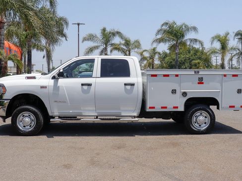 Used 2022 RAM 2500 Tradesman w/ Chrome Appearance Group image 5