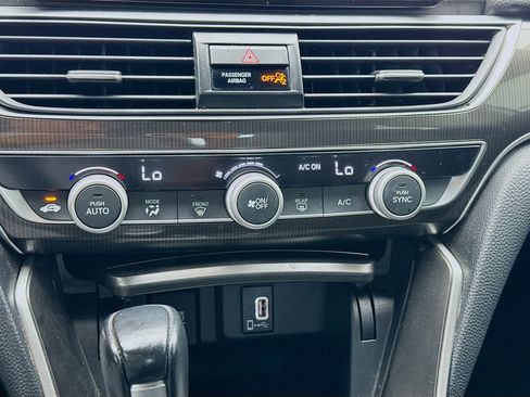 Used 2019 Honda Accord Sport image 12