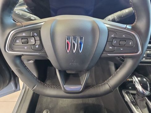 Used 2024 Buick Envista Sport Touring w/ Convenience I Package FWD image 21