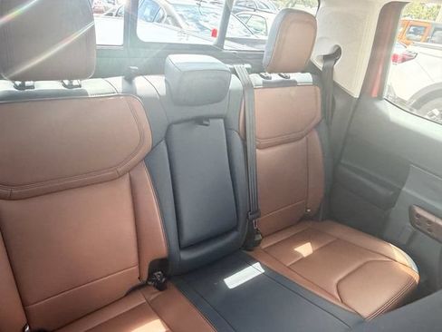 Used 2023 Ford Maverick Lariat w/ Lariat Luxury Package FWD image 10