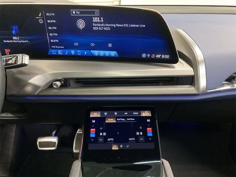 Used 2026 Cadillac Vistiq Premium Luxury image 24