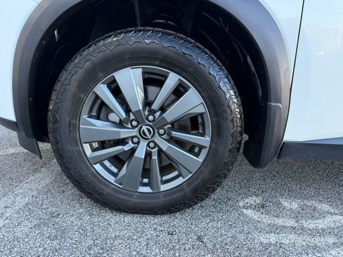 Used 2022 Nissan Pathfinder SV image 12