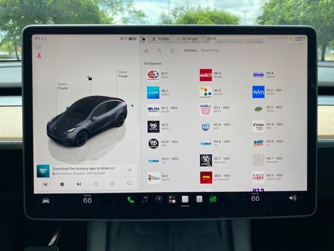 Used 2023 Tesla Model Y AWD image 28