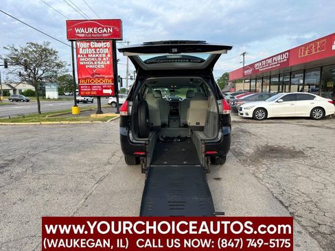 Used 2014 Toyota Sienna L FWD image 1