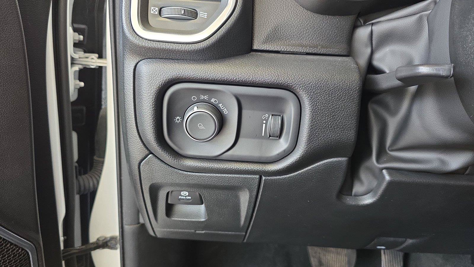 Used 2024 RAM 1500 Laramie AWD/4WD image 26