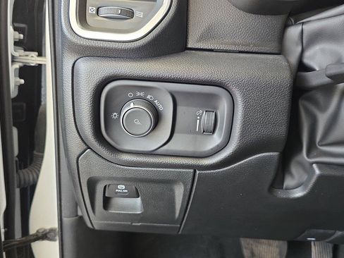 Used 2024 RAM 1500 Laramie AWD/4WD image 26
