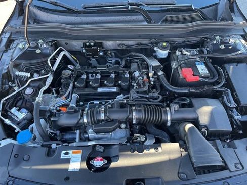 Used 2018 Honda Accord Sport image 11