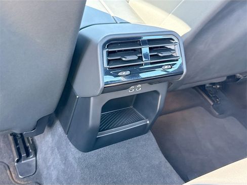 Used 2024 BMW 530i image 28