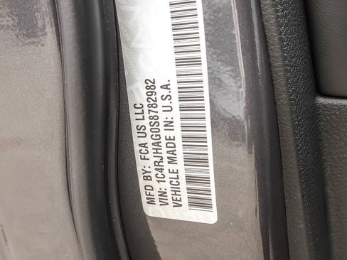 New 2025 Jeep Grand Cherokee Altitude image 9